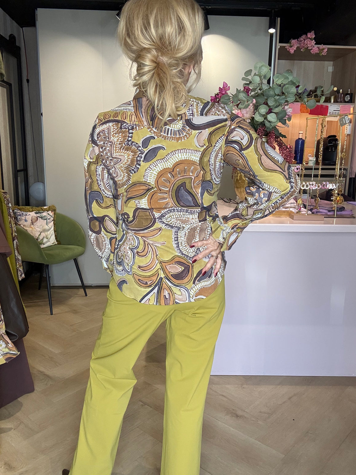 Mi Piace Bluse mit großem Paisley-Print in Olive Oil | MP202108BPPT