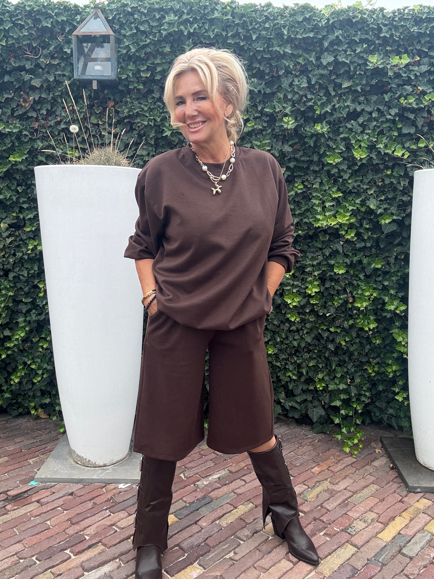 Twee Delige Bermuda Set Bruin