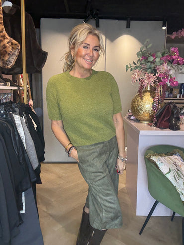 Bermuda Suedine Matcha Green