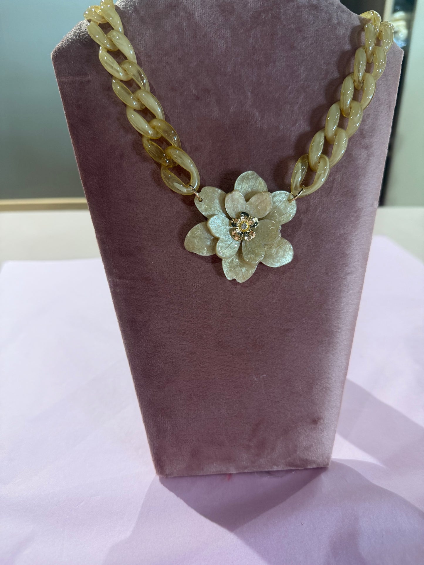 Beige Bloem