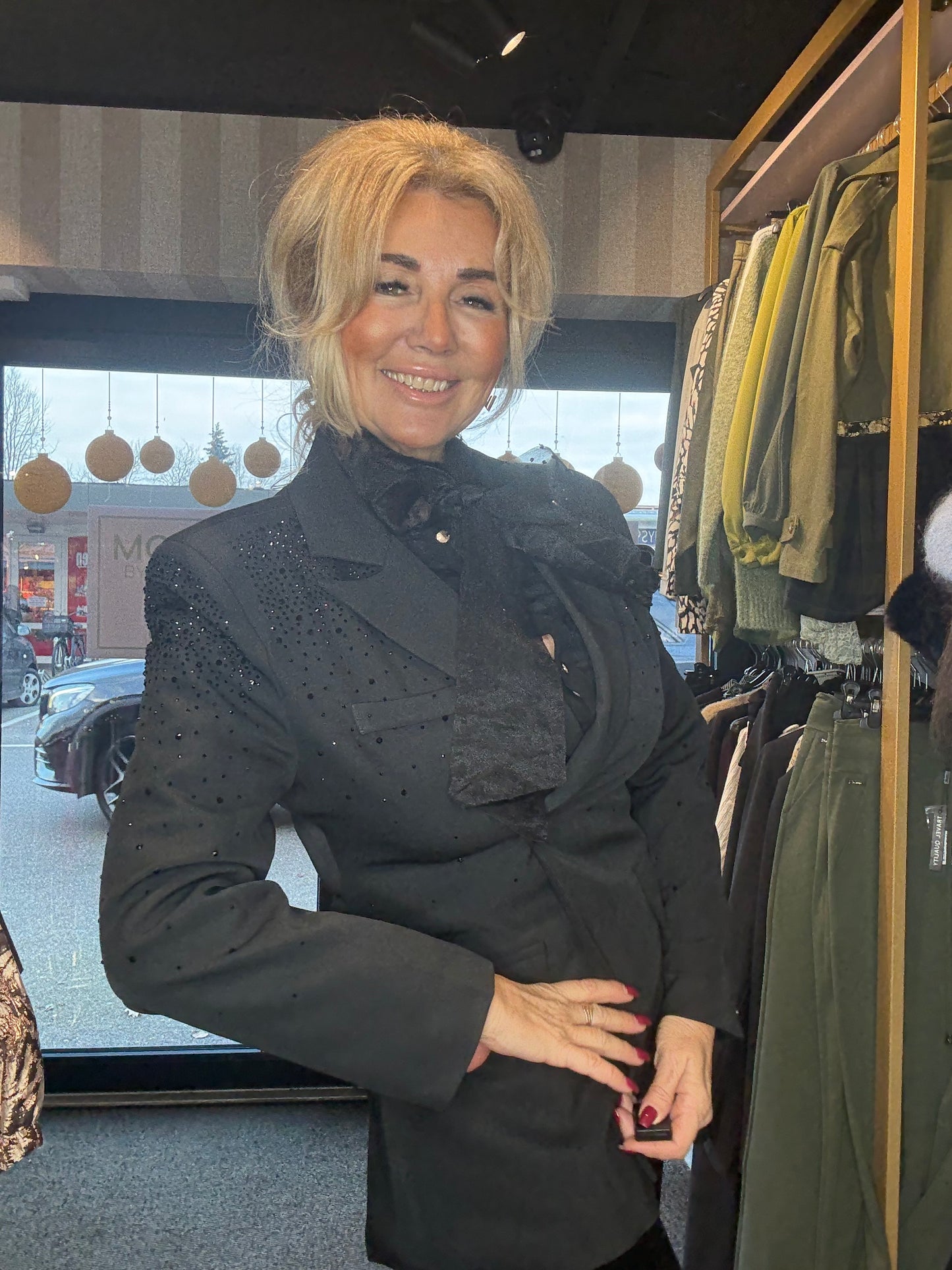 Colbert Zwart getailleerd