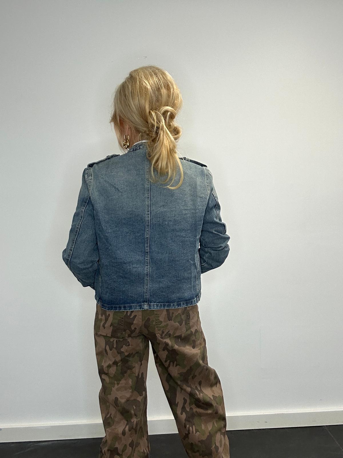 Jeansjacka militär