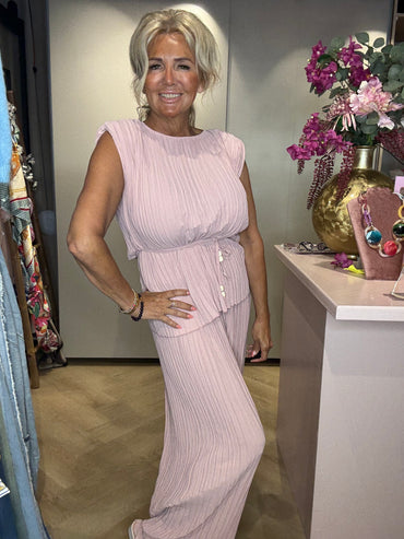 Two Pieces Soft Pink 🌸