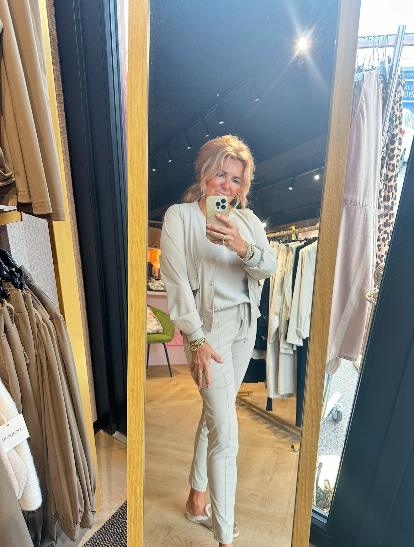 Triple Nine Bomber beige