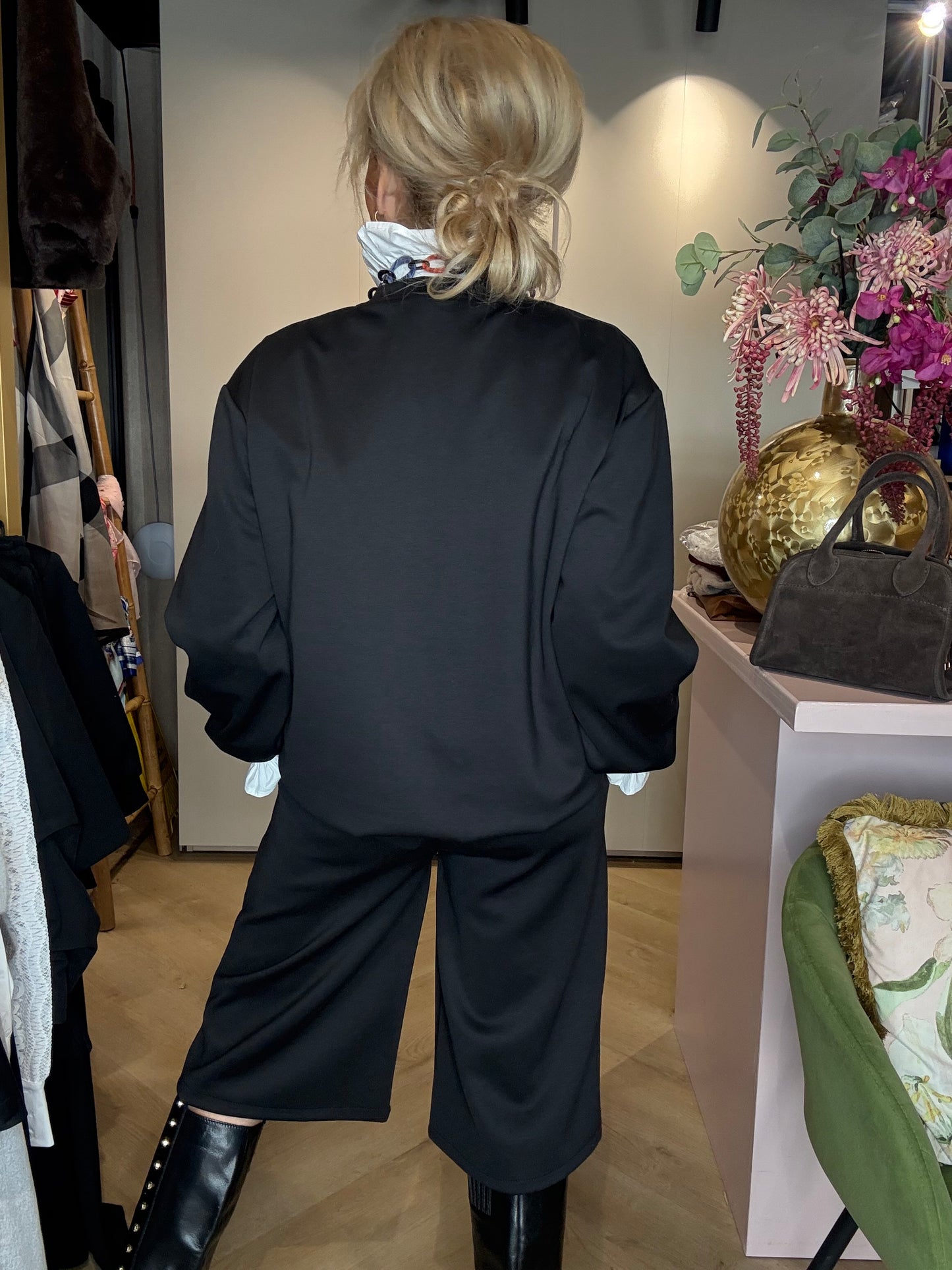 2 Delig Zwart Bermuda pak