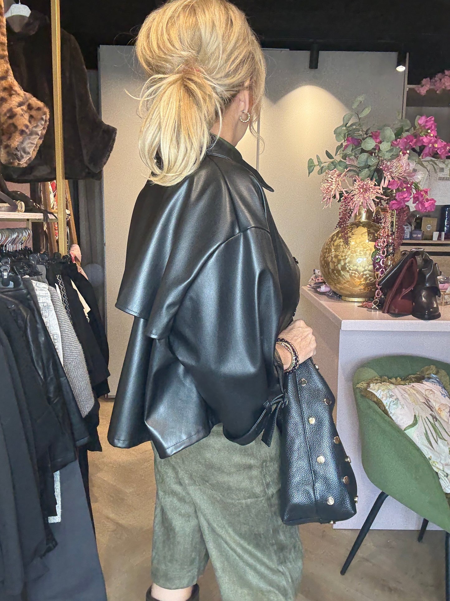 Jasje Puh Leatherlook Zwart