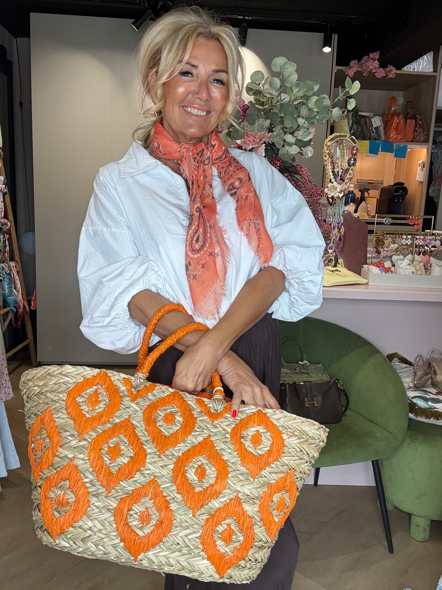 Panier en osier orange
