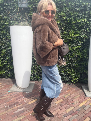 Fake furr jacket met capuchon chocolade