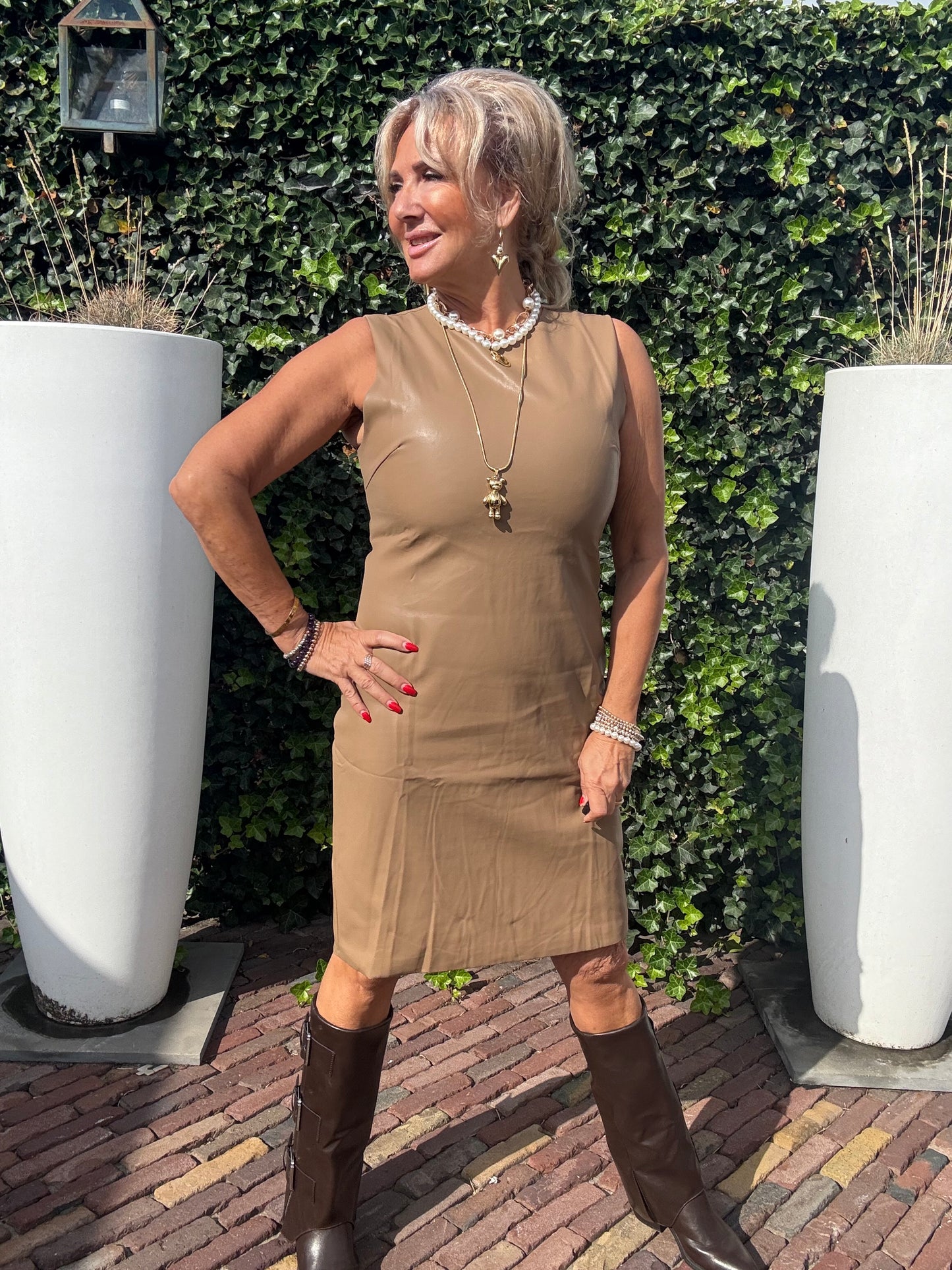 Dress mouwloos Jill Camel