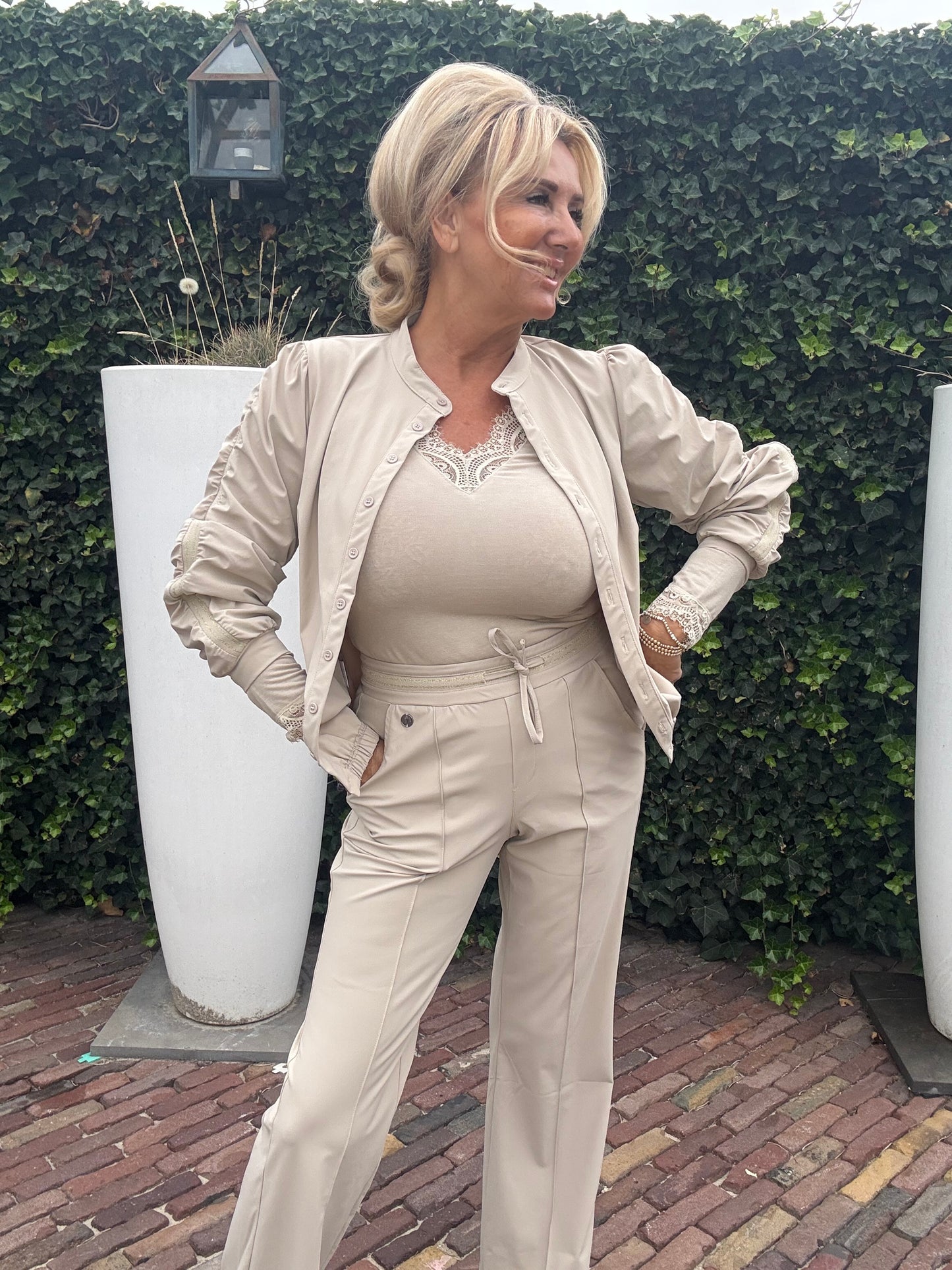 Triple Nine Top Beige