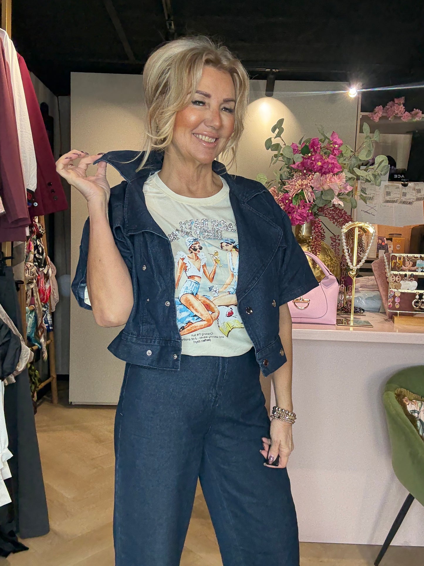 T-shirt rétro jaune doux