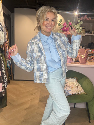 Marynarka w niebieską kratę