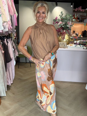 Top mit Neckholder in Kamelstrick