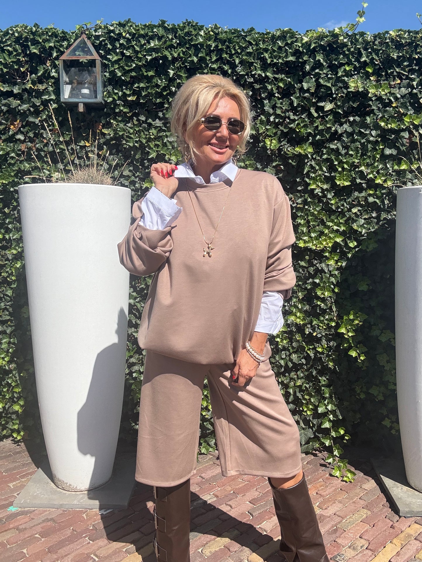 Twee Delige Bermuda set Taupe