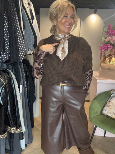 Bermuda Bruin Vegan Leatherlook look