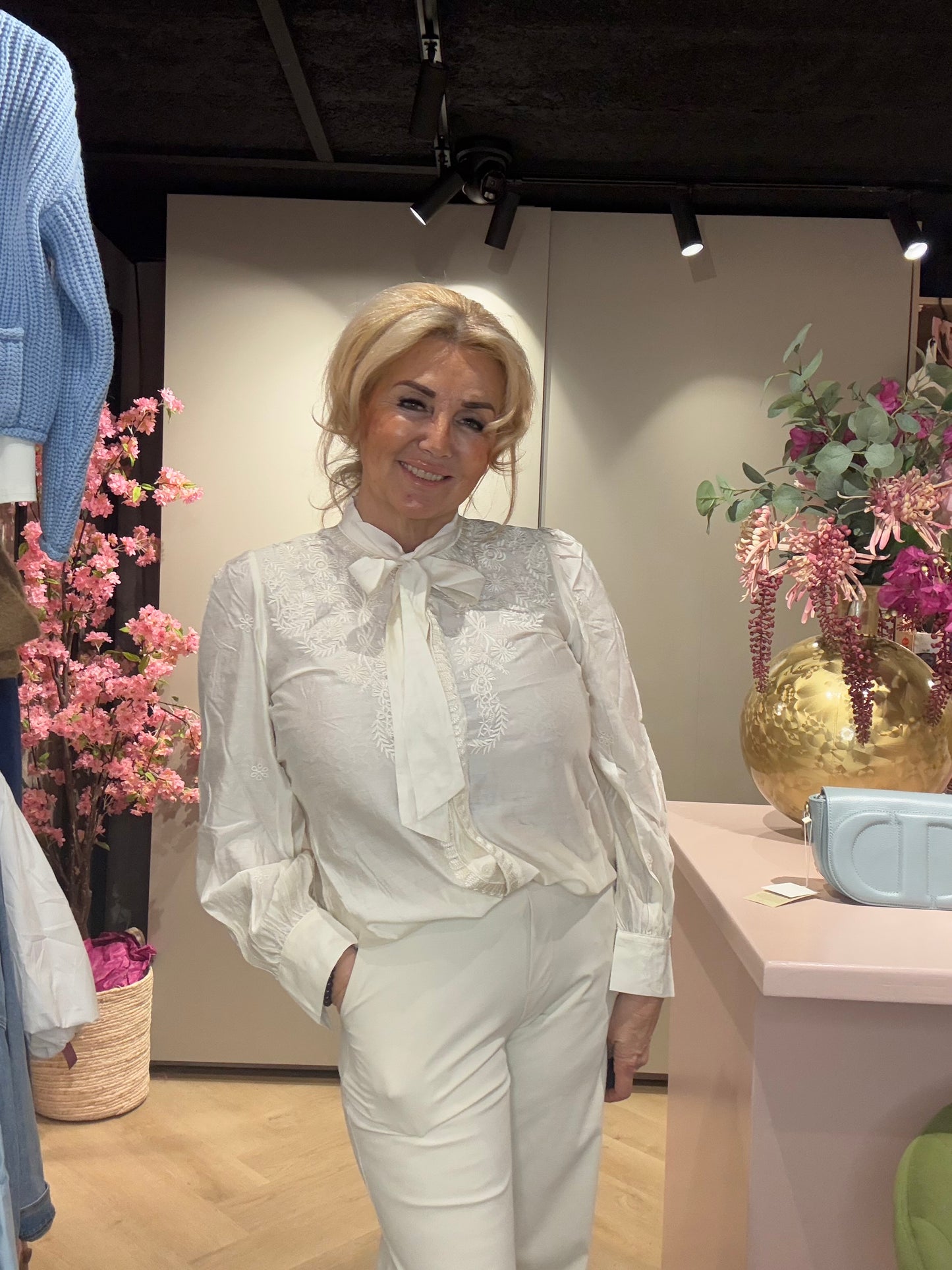 Blouse Satijn Look Borduurwerk Creme