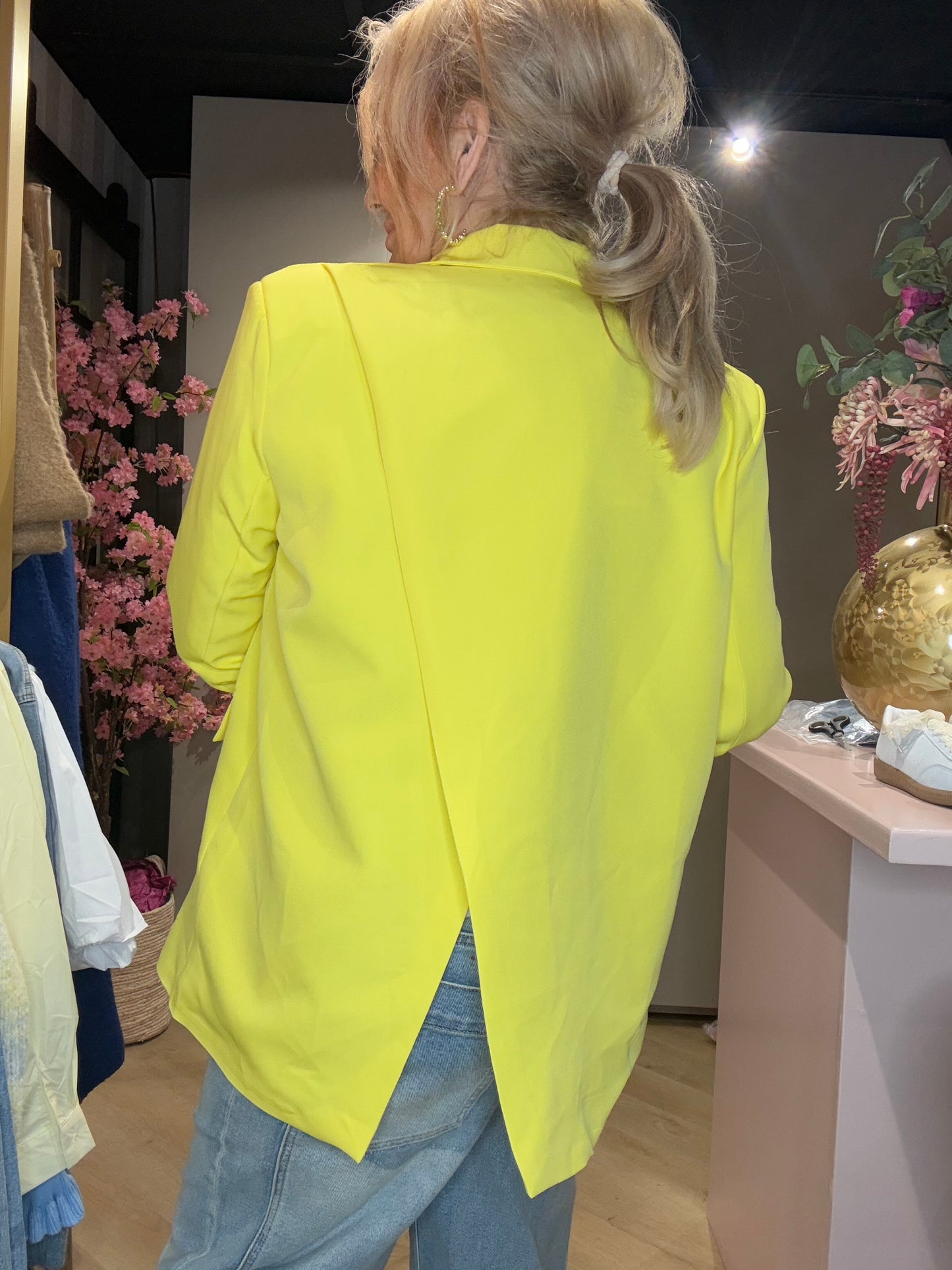 Colbert Neon Geel