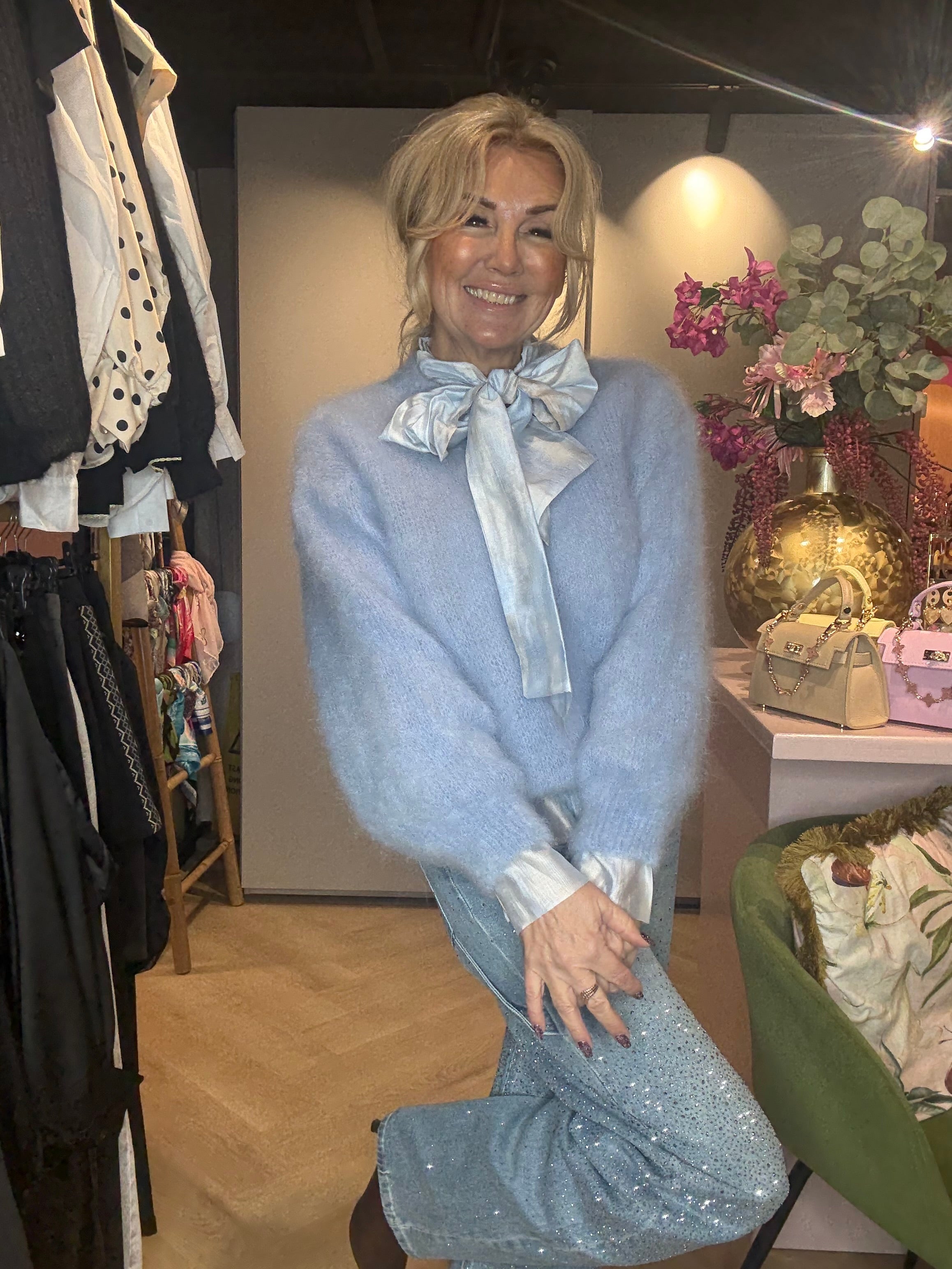 Blouse Alida licht blauw 🦋prachtige Bow