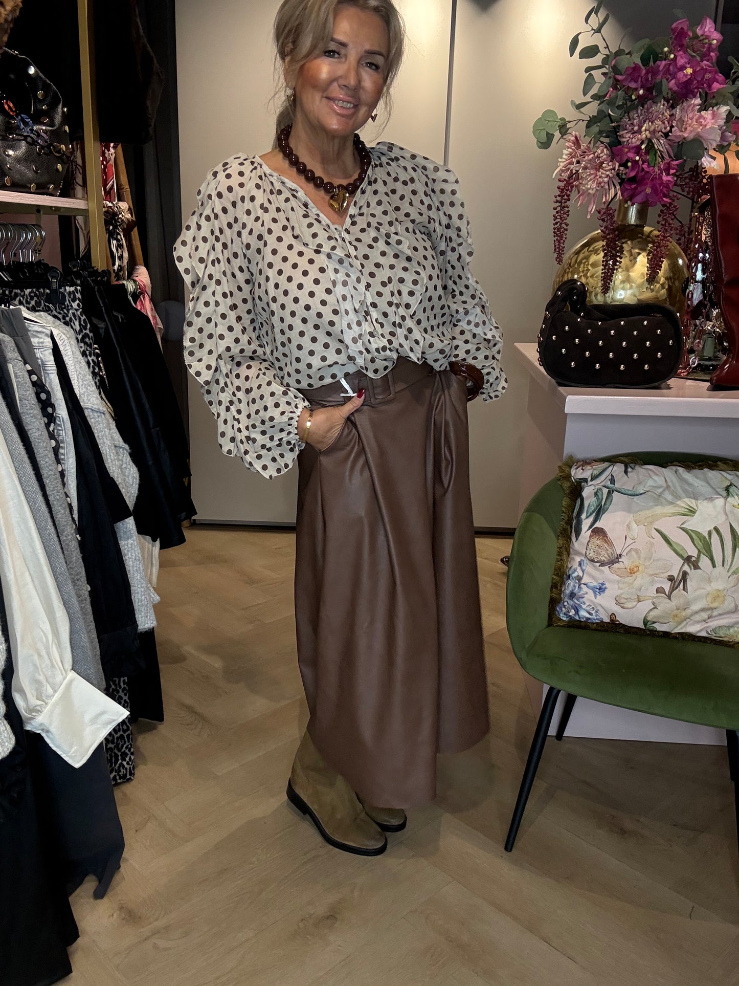 Polkadot Beige Roes