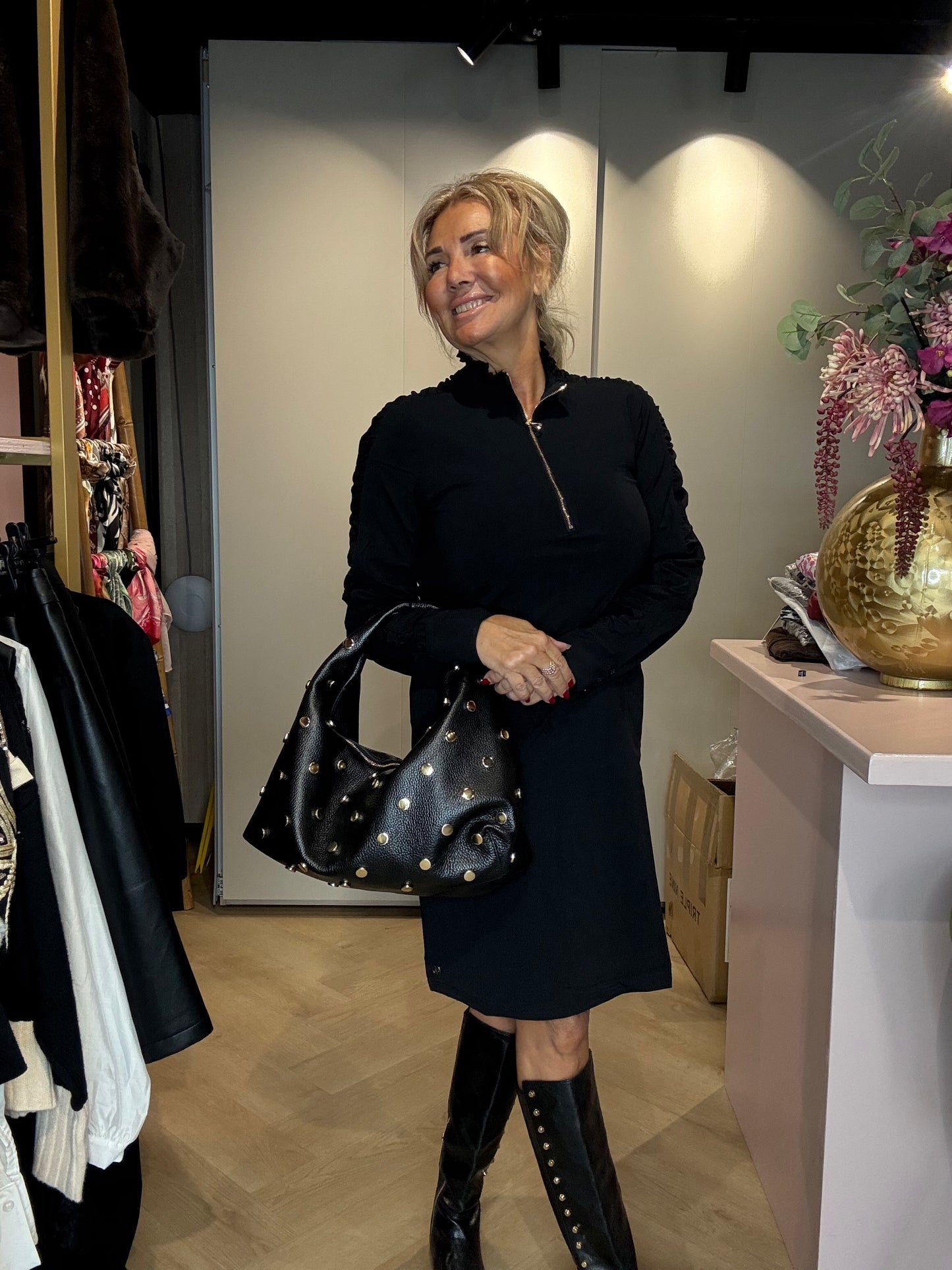 Triple Nine Jurk JK51815 Long Sleeves Smoked Shoulder - Zwart