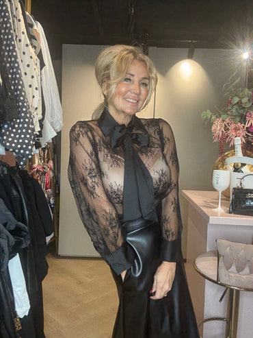 Lace Blouse Bow Zwart