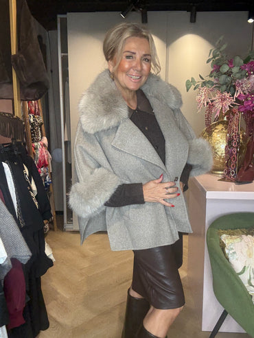 Mantel Luxe Taupegrijs Met Bondkraag