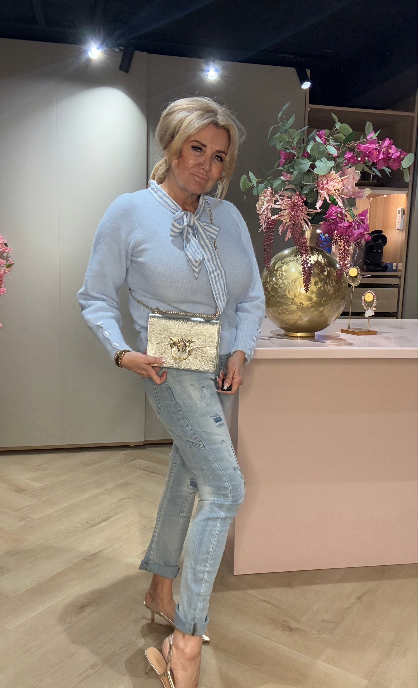 Jeans First Woman