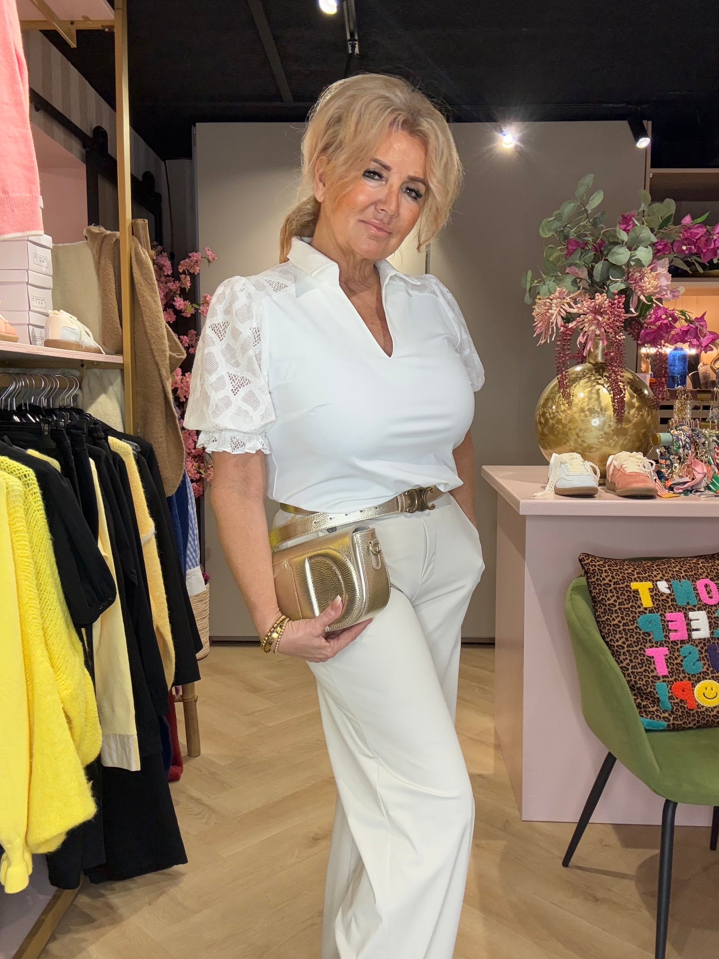 Blouse Triple Nine met kanten mouw Wit
