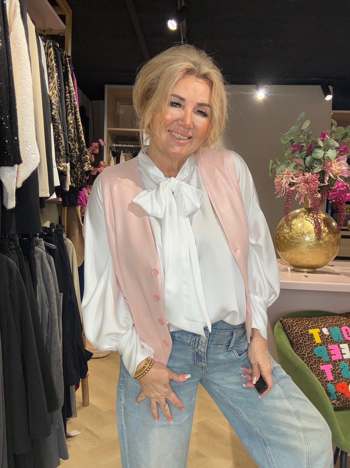 Witte satijnen blouse strik