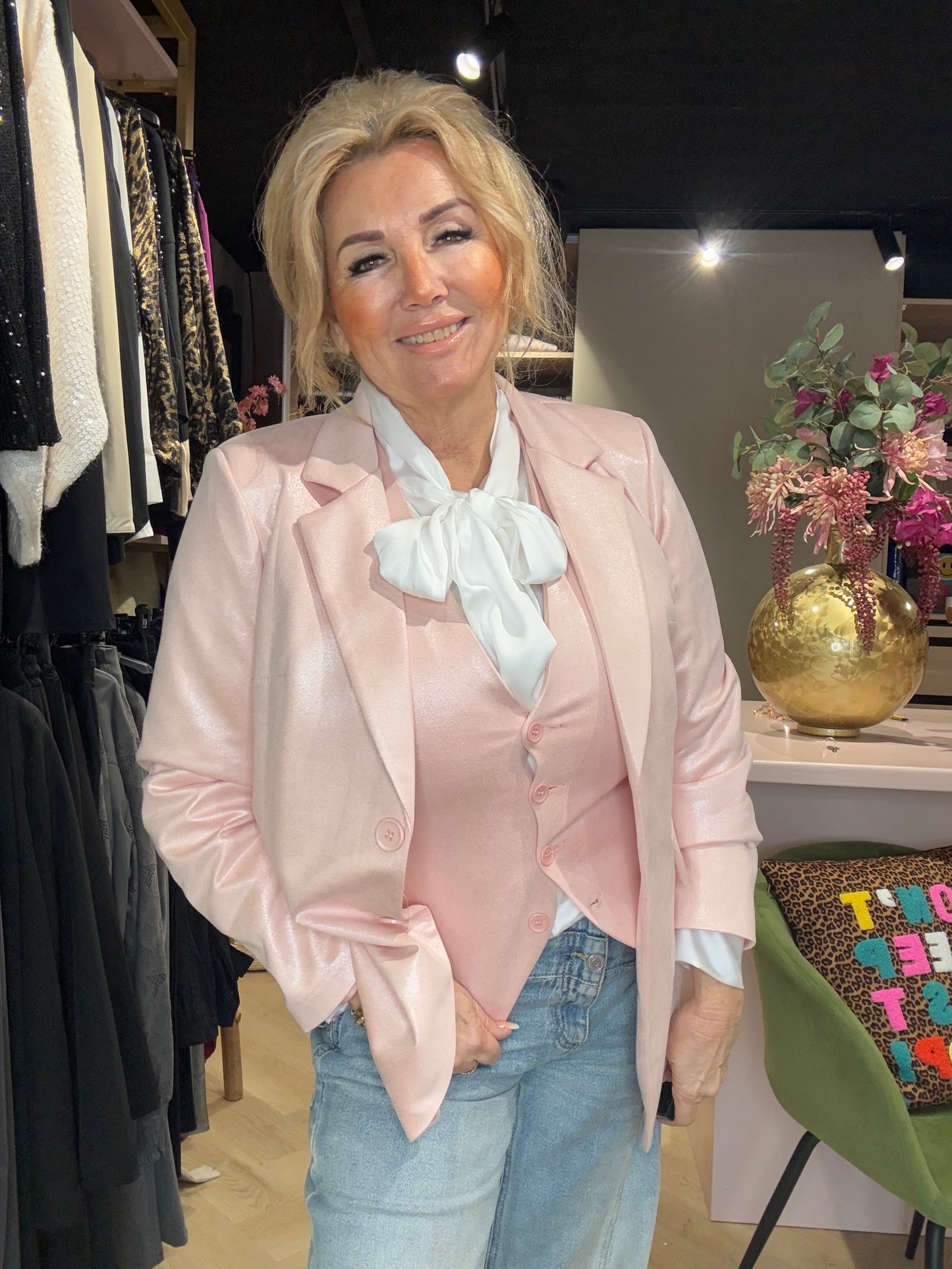 Witte satijnen blouse strik