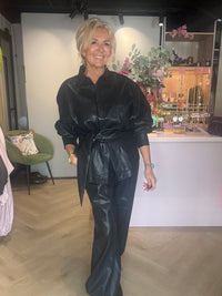 Puh-mustat ballon- ja suorat lahkeet ✨🖤2in1