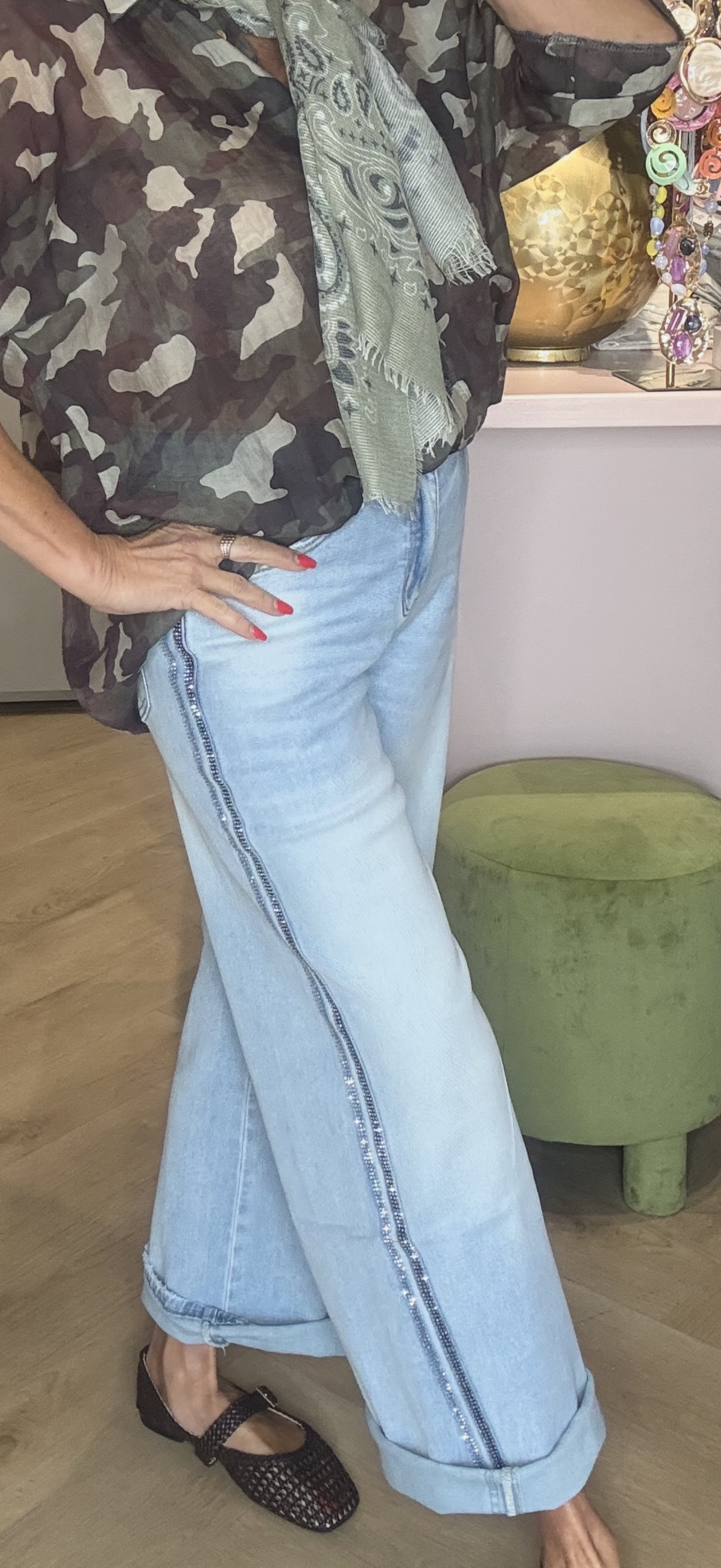 Jeansbukser med striber og strass