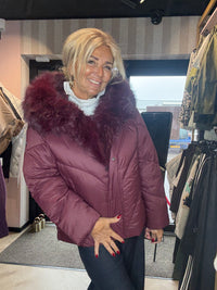 Jas Chic Fur Burgundy
