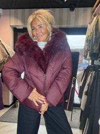 Jas Chic Fur Burgundy