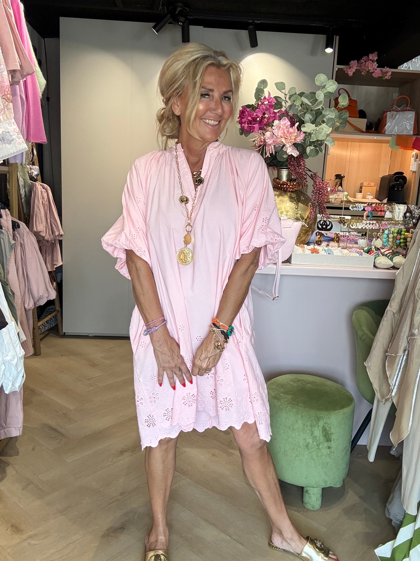 Jurkje Ballon mouw Broderie Baby Pink 🌸