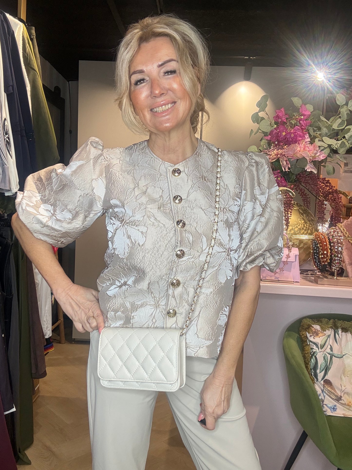 Triple Nine JA92408 – Jacket Short Sleeves (satijn) met gouden knopen Beige