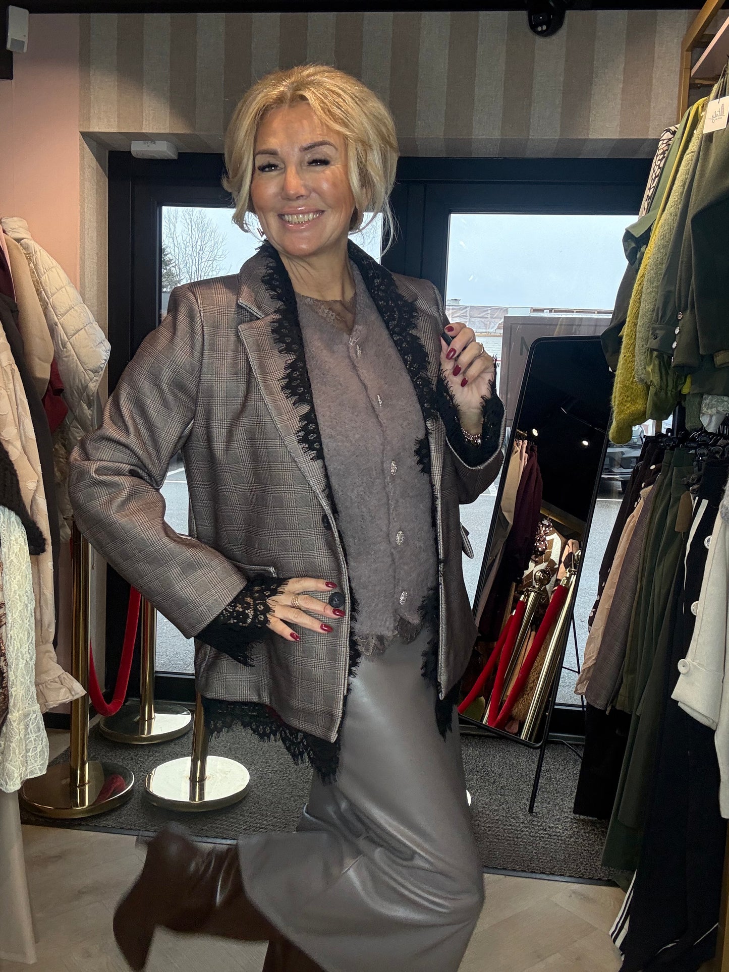 Colbert Ruit Bruin Lace