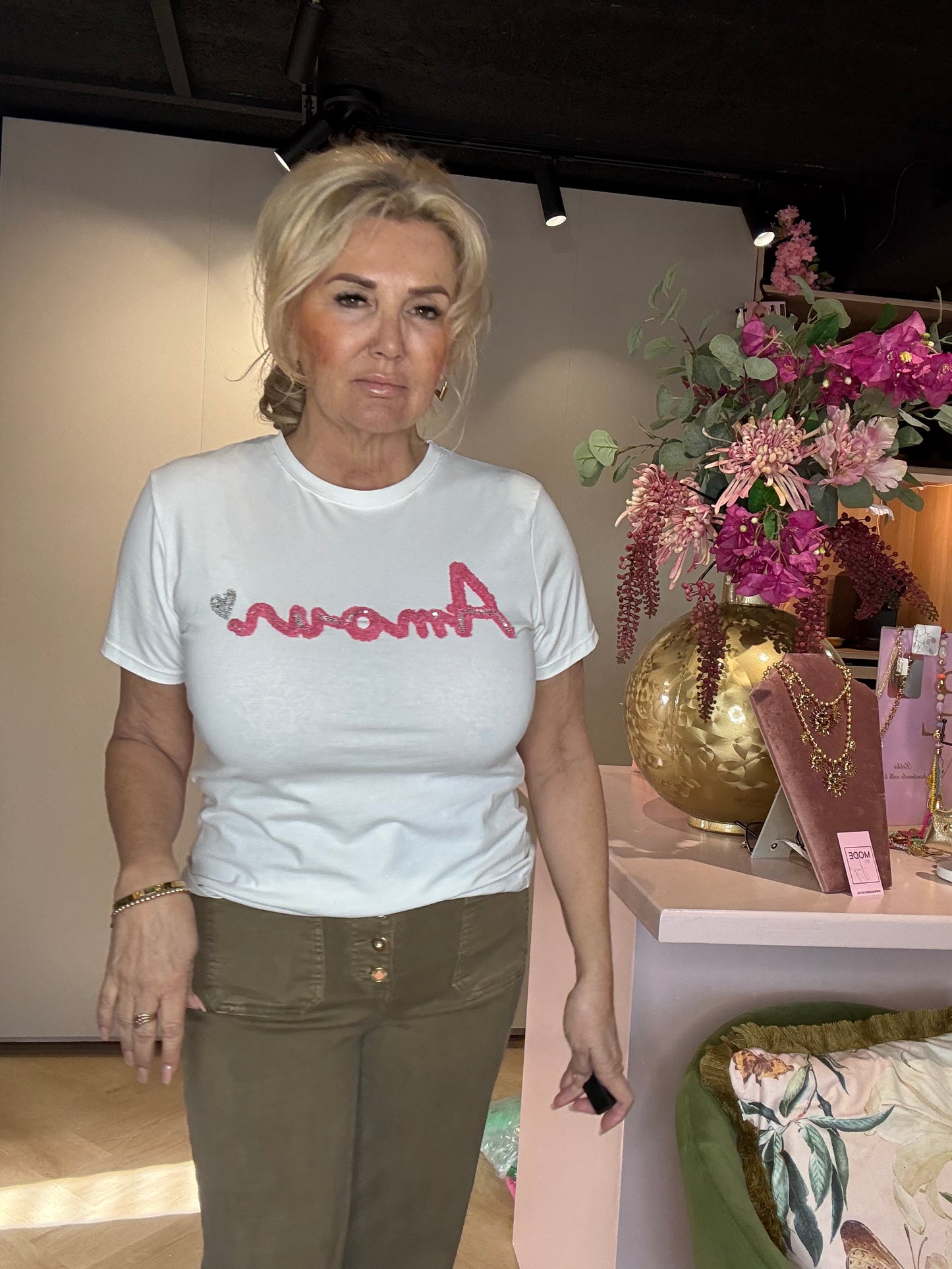 T-Shirt  Wit, tekst Amour