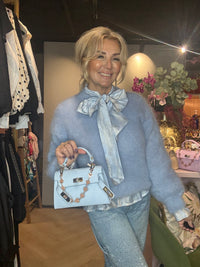 Blouse Alida licht blauw 🦋prachtige Bow