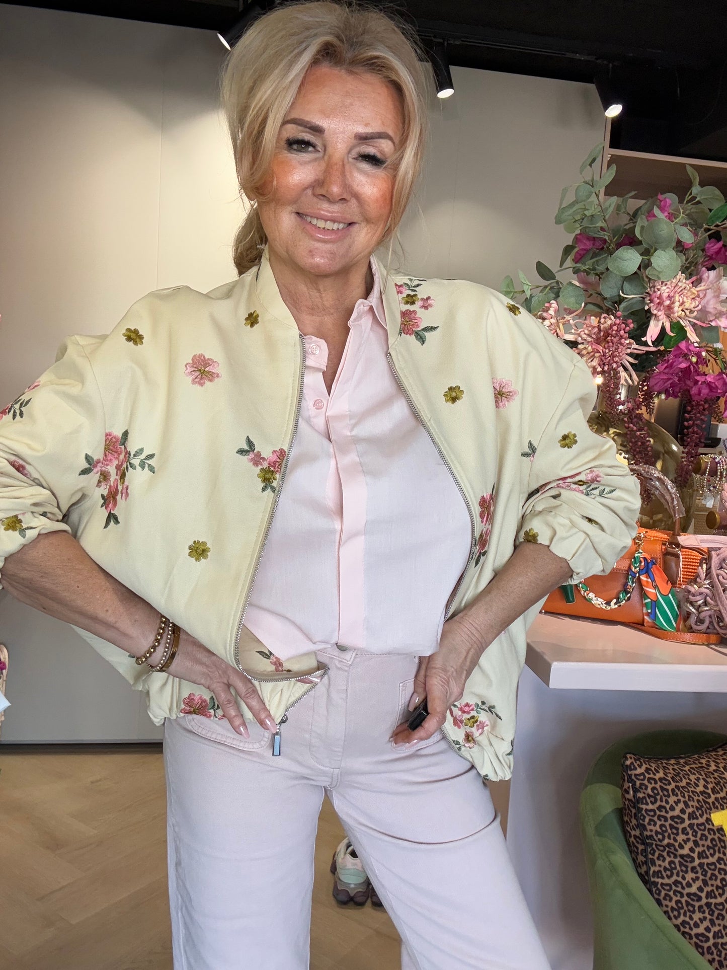 Bomberjack Flower Beige Geborduurd