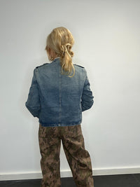 Jeansjacka militär