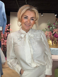 Blouse Satijn Look Borduurwerk Creme