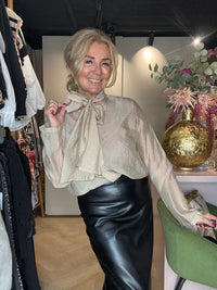 Blouse Bow Studs ✨✨Beige