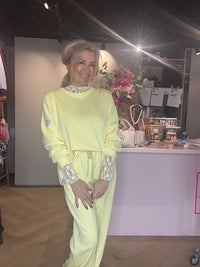 2 Delig Comfy Pak Geel 💛