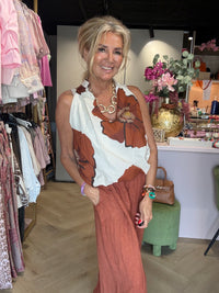 Top brun blomst