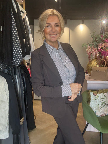 Triple Nine Travel Blazer Bruin