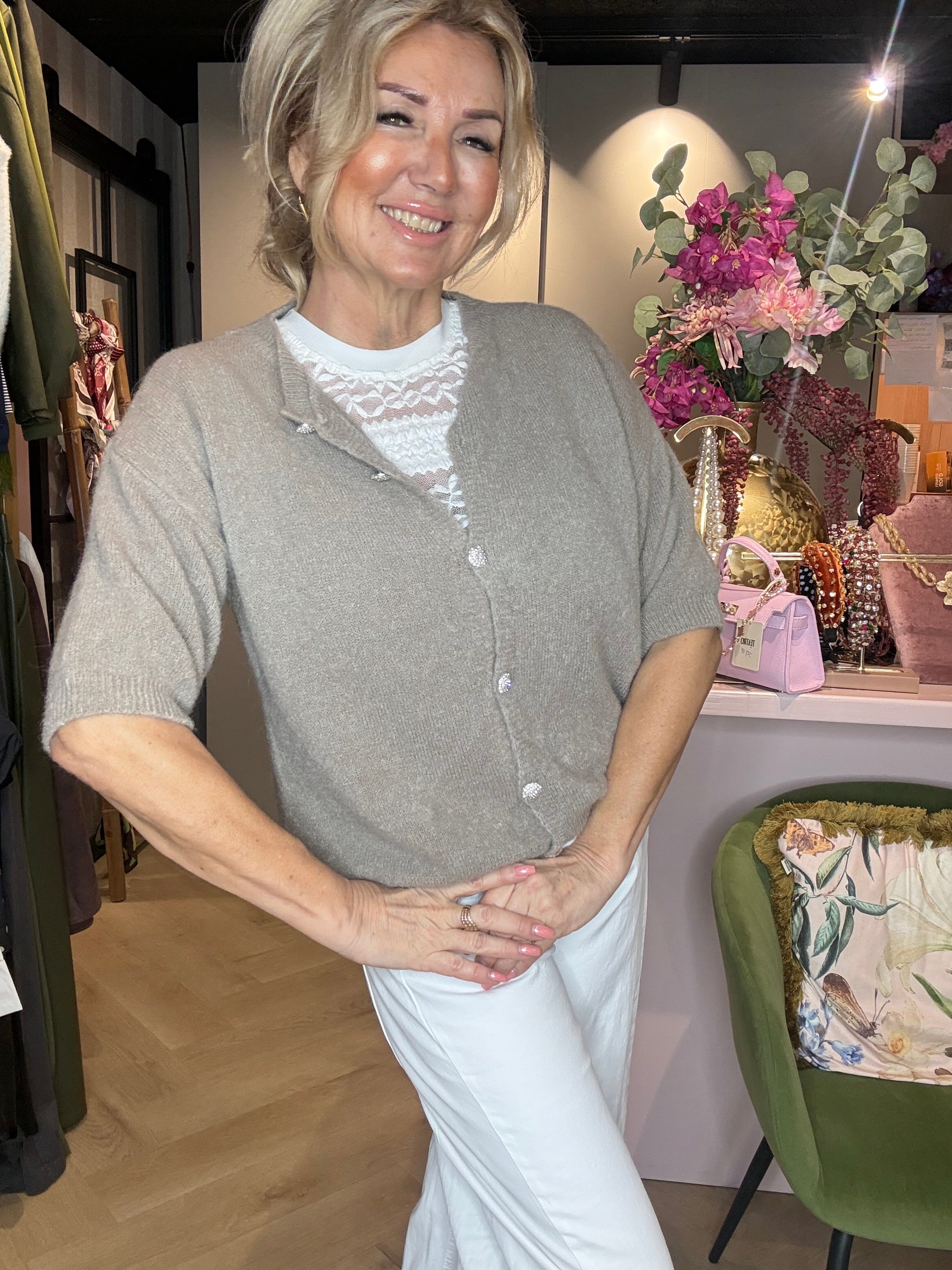 Taupe alpaca vestje korte mouw Strass knoop