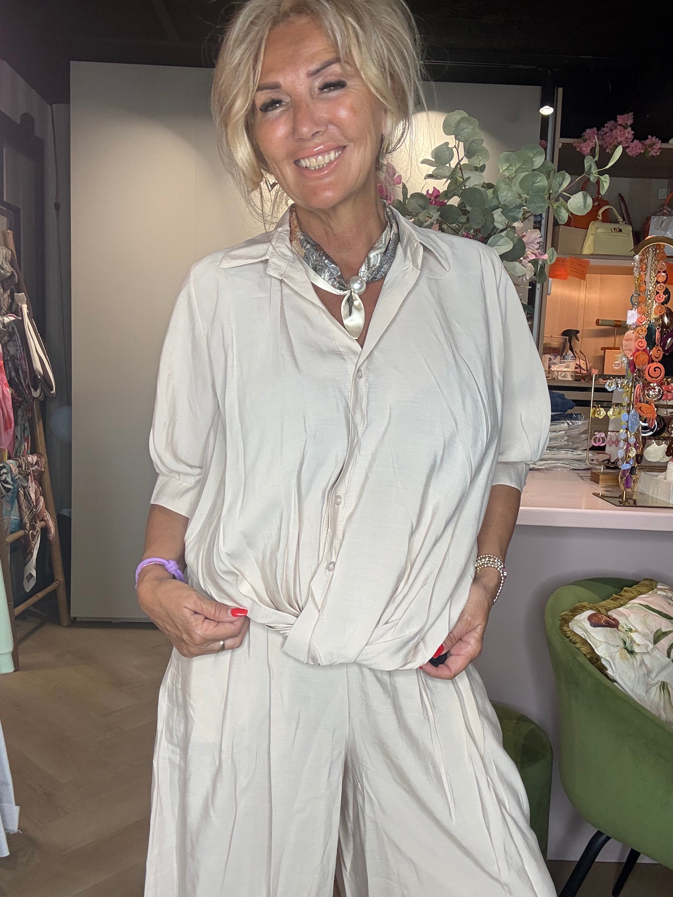 Bluse Beige Knopf
