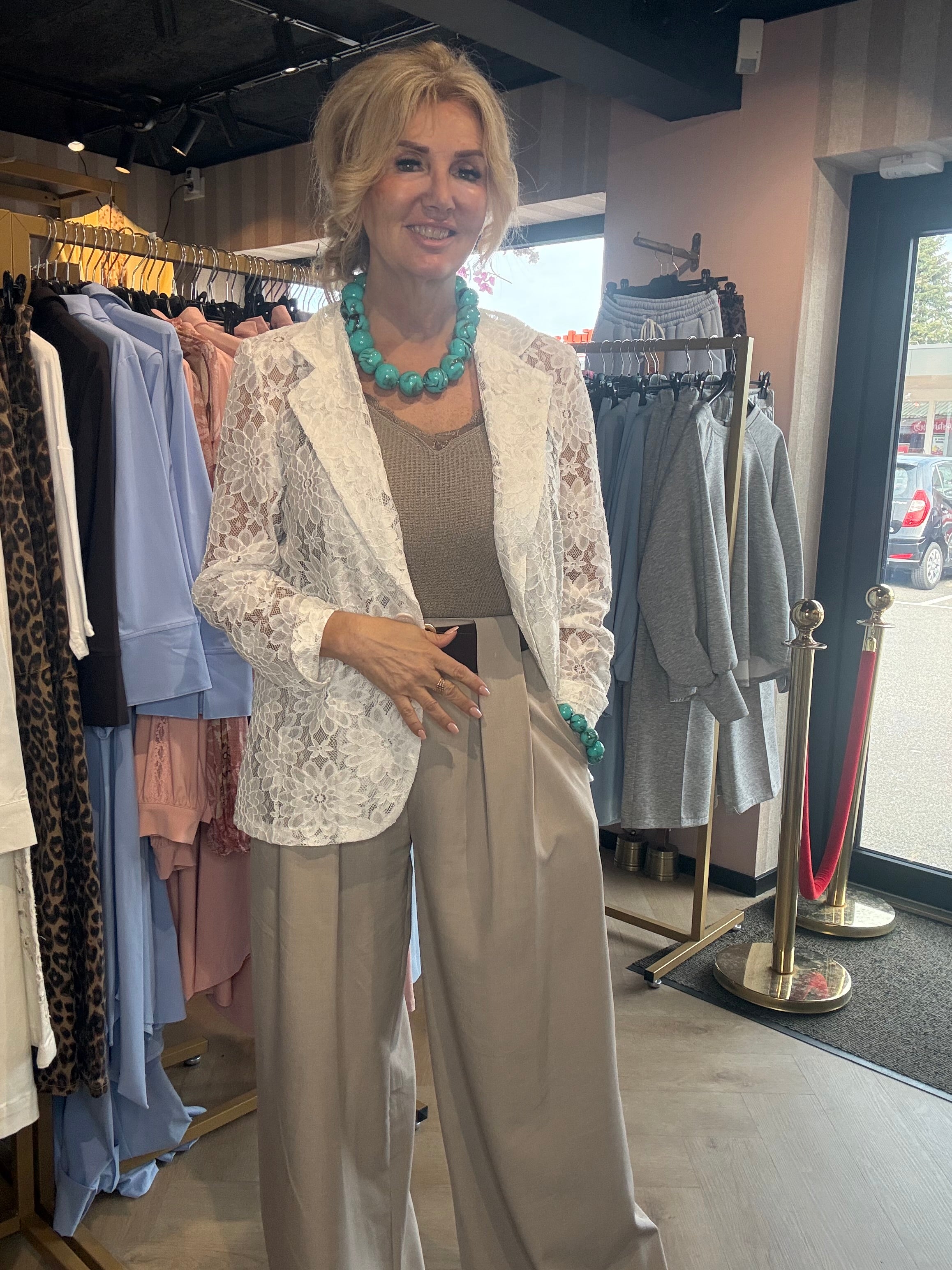 feines Spitzenstrick-Top Taupe