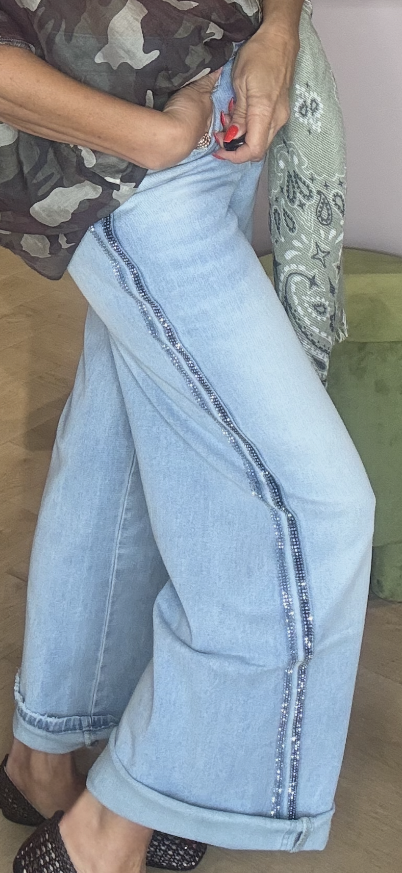 Jeansbukser med striber og strass